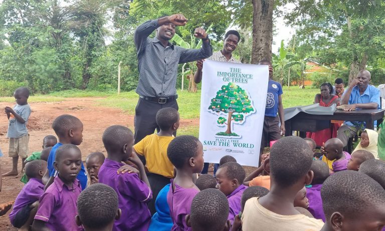 Tom-training-on-tree-planting