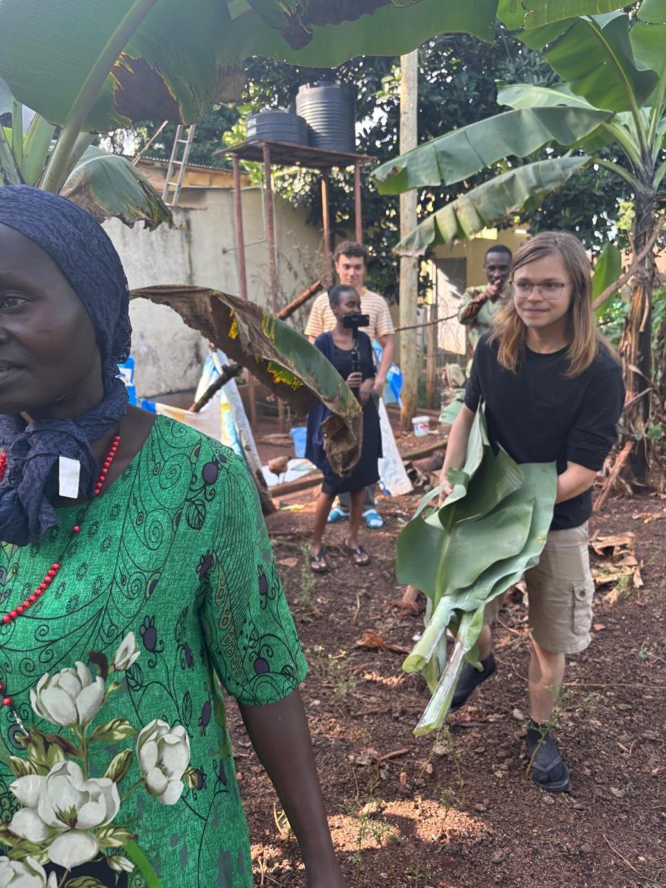 Host family and intern working together